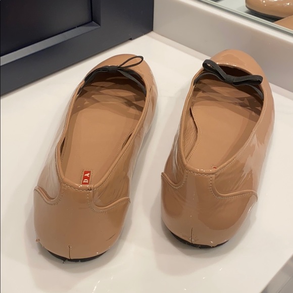 Prada flat patent nude with black - Picture 7 of 9